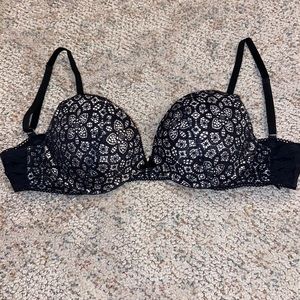 LIKE NEW VS 34B Dream Angels Push-up Bra
